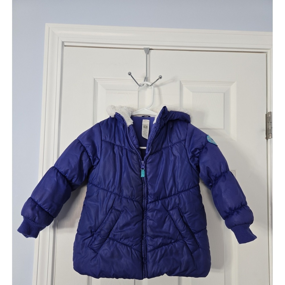 Carter Girl Hooded Puffer Jacket Size 5/6 Purple‎